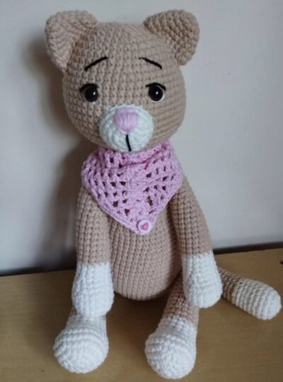 Amigurumi gata