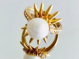 Anel girassol com zircônia e perola banhado a ouro