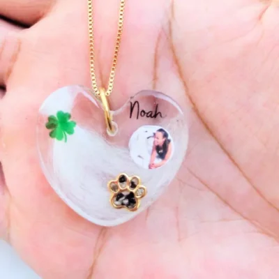 Joia afetiva com patinha + nome + foto - Imagem 2