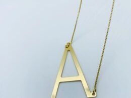 Colar personalizado. Letra A banhado no ouro