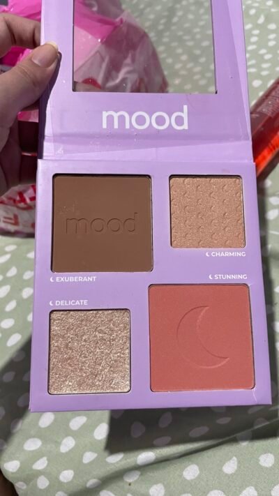 Paleta de pele blush, contorno e iluminador