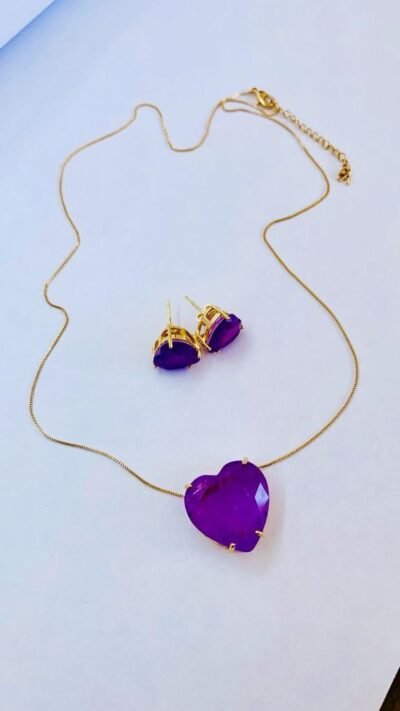 Conjunto brinco pónto de luz lilás banhado a ouro