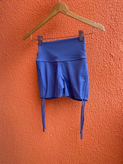 Short empina bumbum com ajustes na lateral - Imagem 2