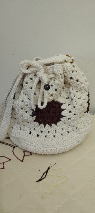 Bolsa saco em crochê