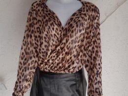 Conjunto Feminino De oncinha